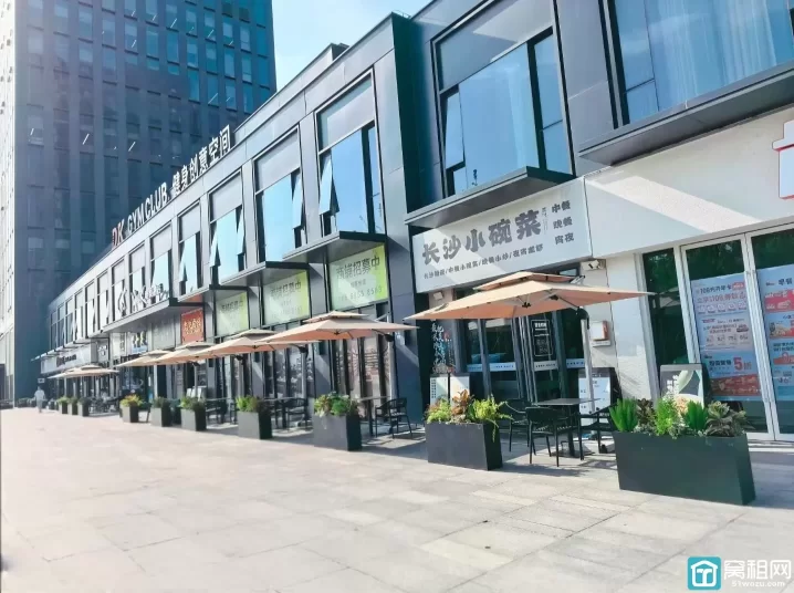 鄞州区璟丽时尚中心新空出一间餐饮铺面积72.76平出租
