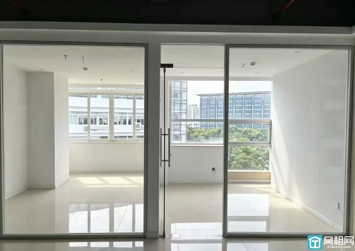 宁波软件园711平方，独立电梯厅，两部电梯，独立卫生间，可通上下水