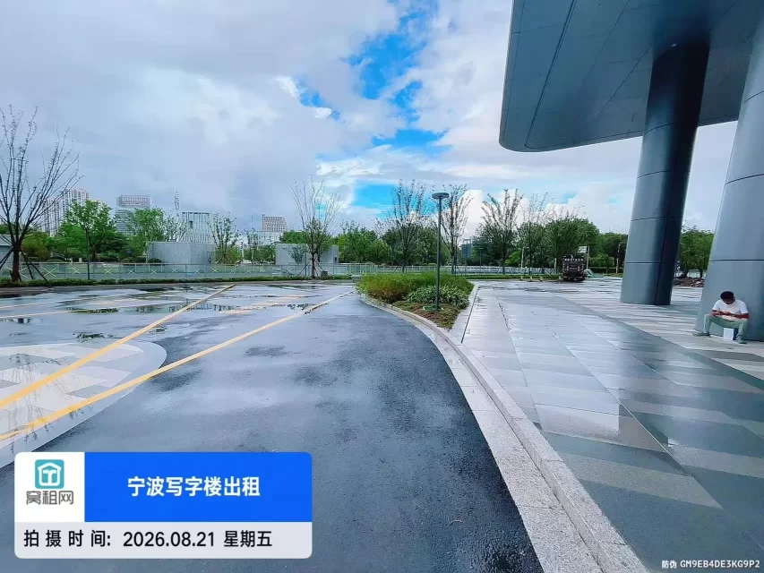 宁波南部商务区新一中心大厦停车费多少？