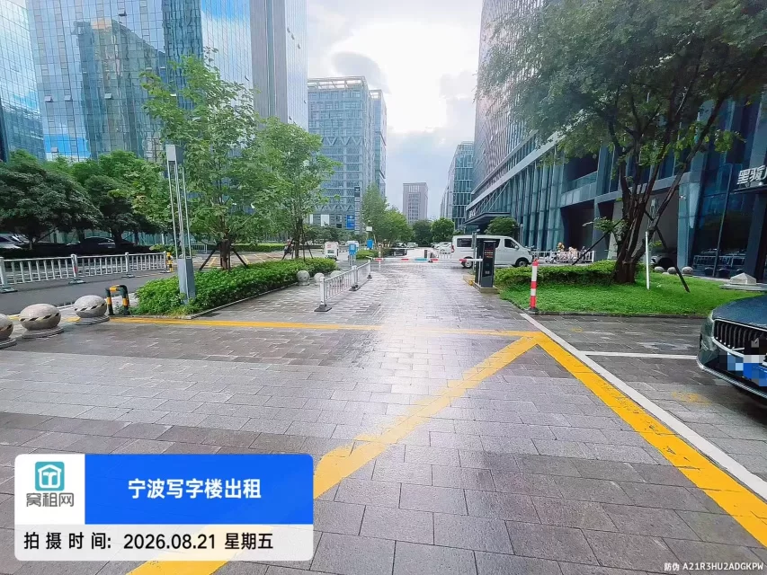 南部商务区3期禾元大厦停车收费