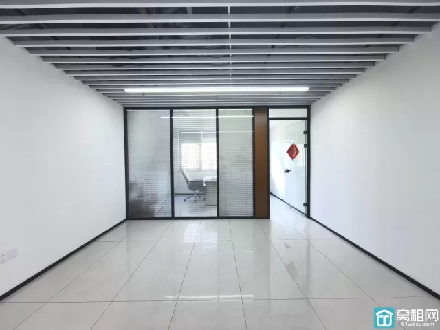 宁波东部新城新府银座3号楼精装修65平米办公室出租