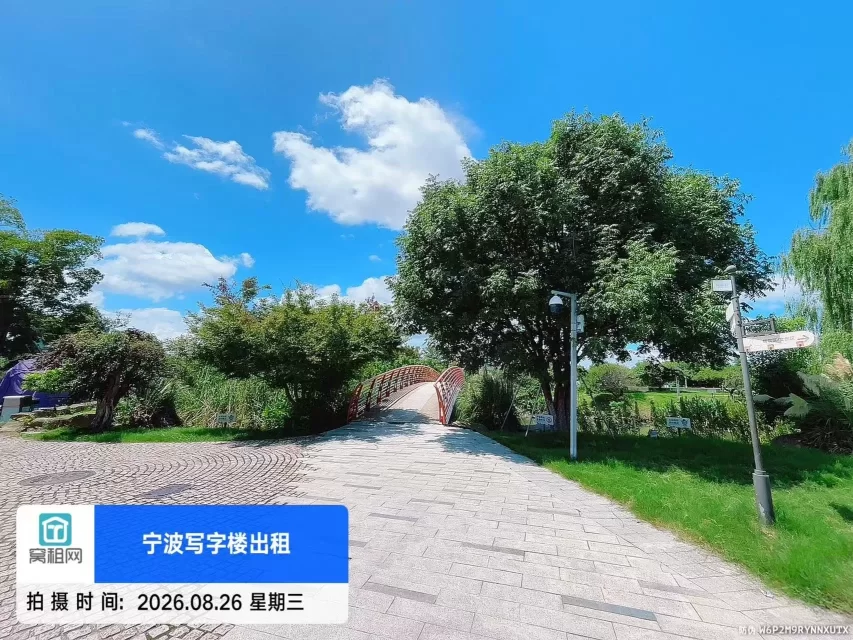 宁波江北洪塘湾月亮郡主题商街