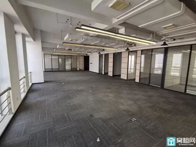 宁波高铁站步行5分钟月湖金汇大厦530.82平写字楼招租，精装修带双开移门