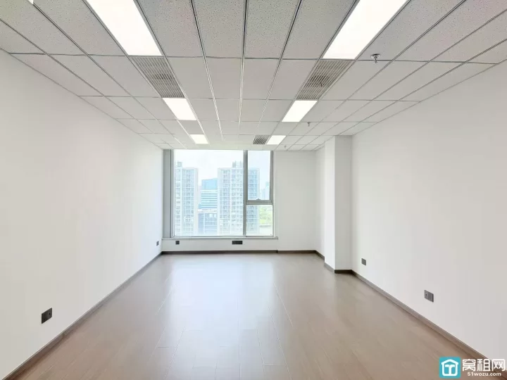 宁波高新区地铁5号线附近前程国际大厦66平朝南，价格2600元/月随时看房