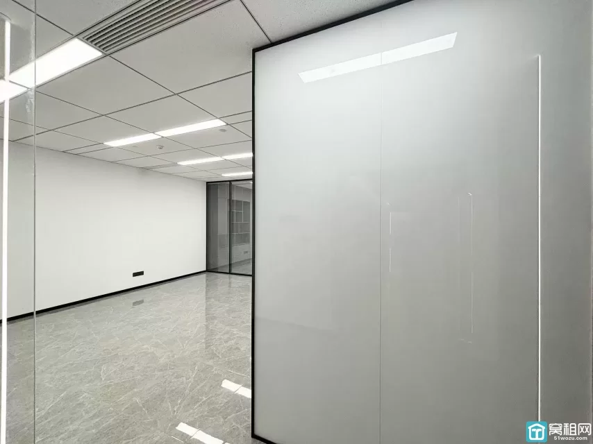 宁波鄞州区中铁建大厦110平 朝南办公室招租6200元/月