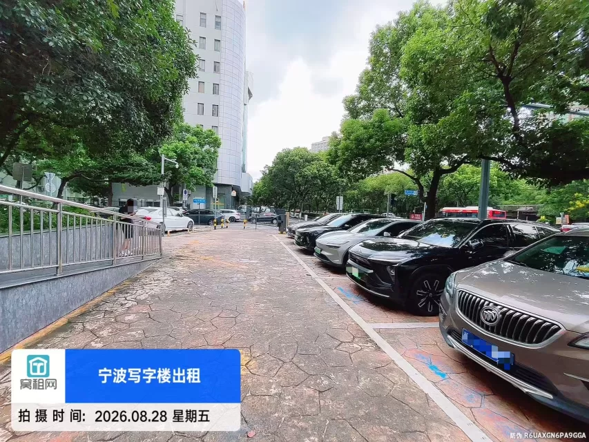 宁波兴业大厦对面万金大厦停车场收费