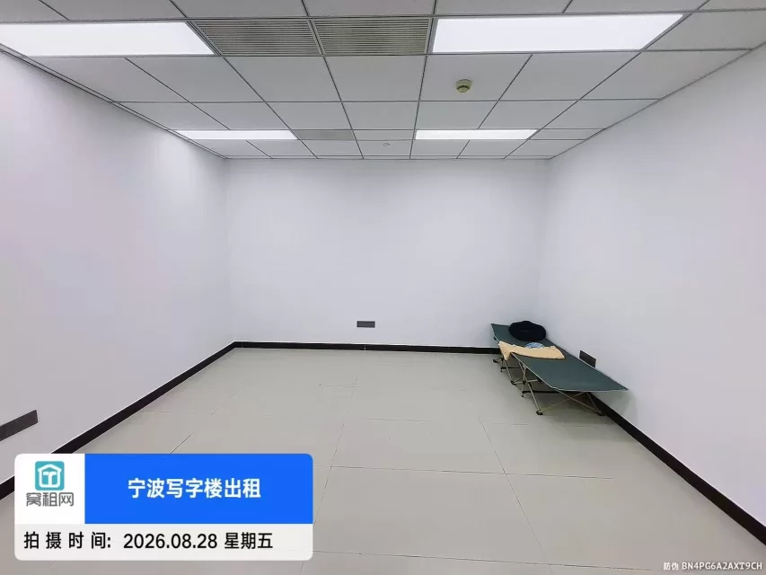 宁波天润商座大厦40平米暗间1700元/月，可以注册公司使用