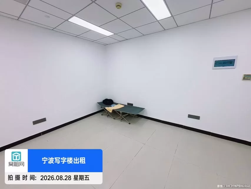 宁波天润商座大厦40平米暗间1700元/月，可以注册公司使用