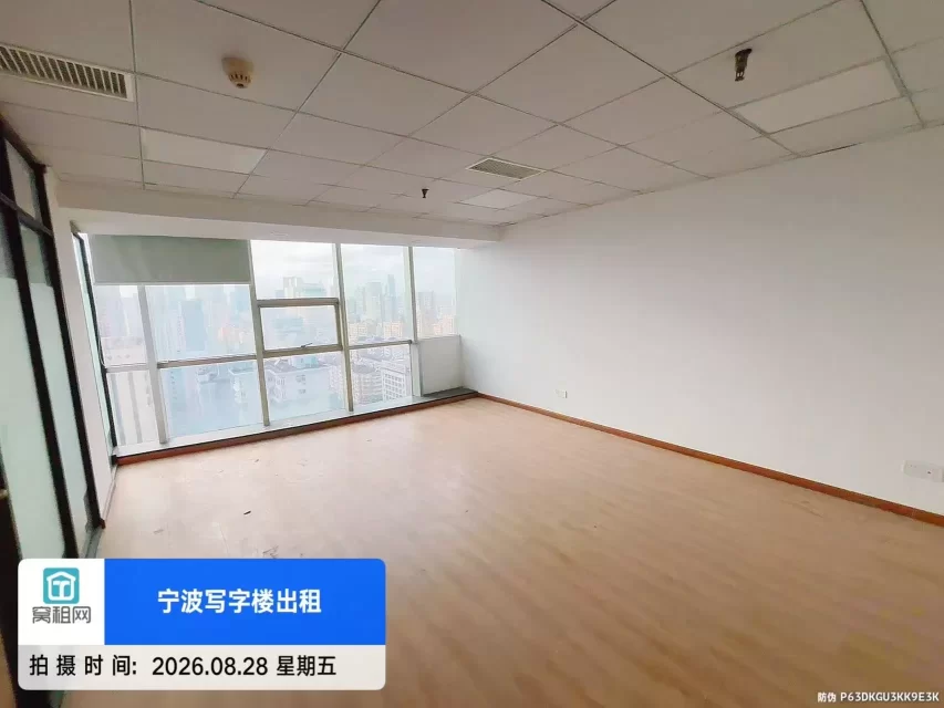 宁波崇光大厦80平米朝西精装修办公室2680元/月一个隔间