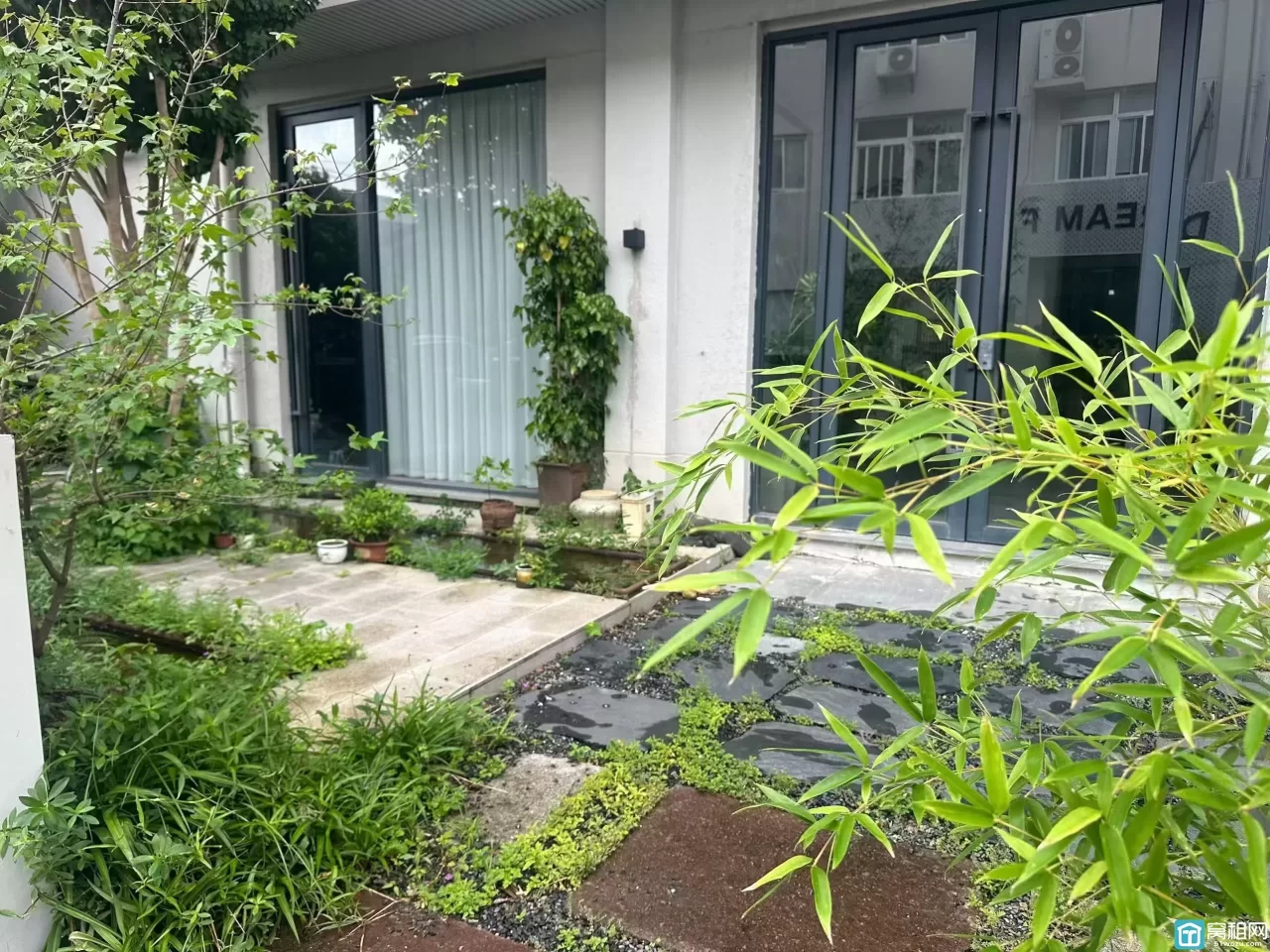 鄞州区下应云裳谷园区一楼带院子436平方办公场地招租
