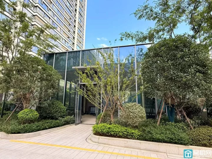 东部新城 独栋266平 带上下水，四面全景落地窗出租