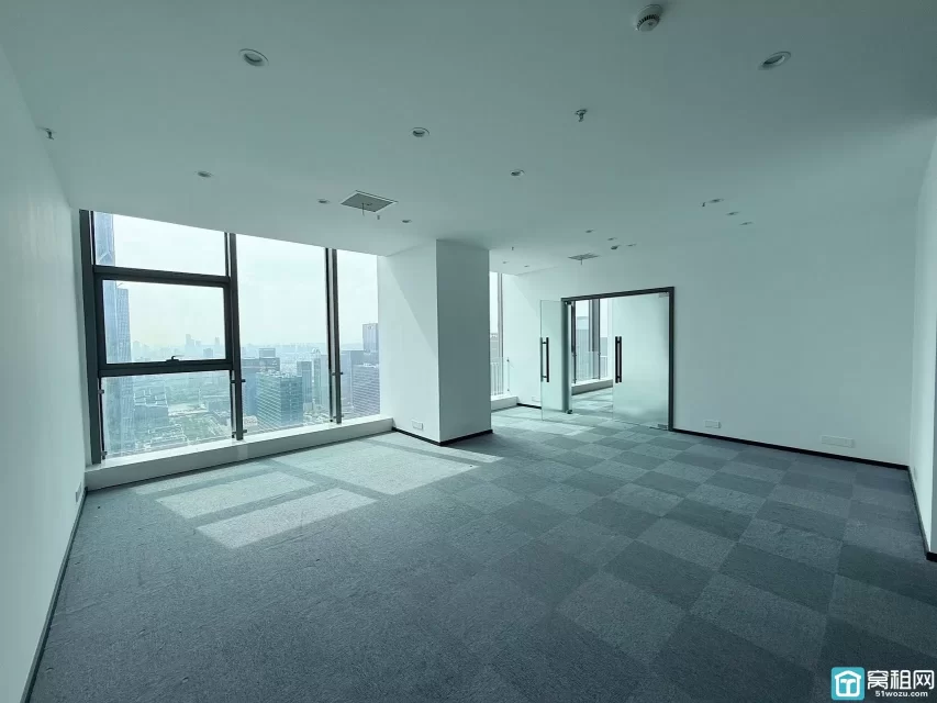 宁波地铁1号线5号线海晏北路A出口金融硅谷主楼面积：151.84m² 招租