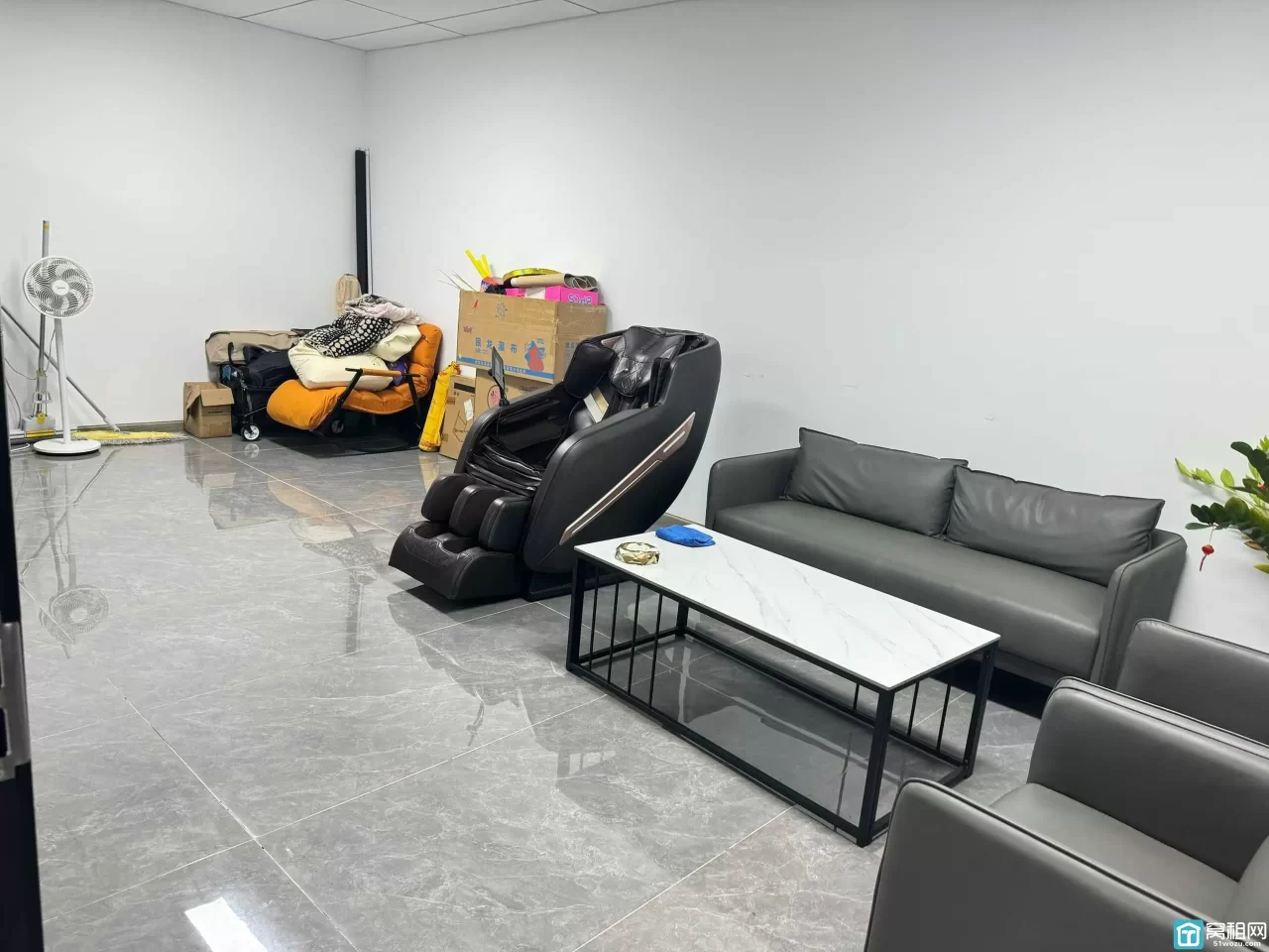 宁波南部商务区汇鼎大厦58平转租，家具可转让，随时看房