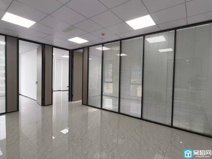 宁波金麟大厦356㎡商务会所写字楼 稀缺户型，自带独立厨房出租
