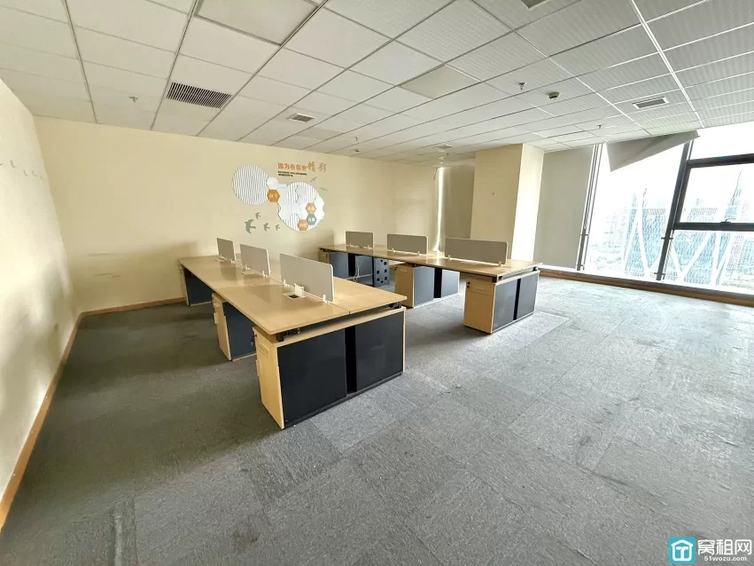 宁波东部新城金融硅谷主楼 11号楼132.7m²朝西办公室出租