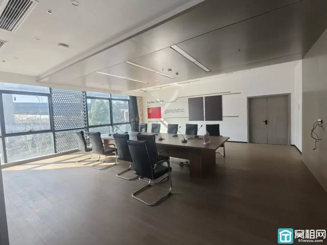 宁波4号线金山路地铁口200m金山中心1086平精装办公特价0.9元/平出租