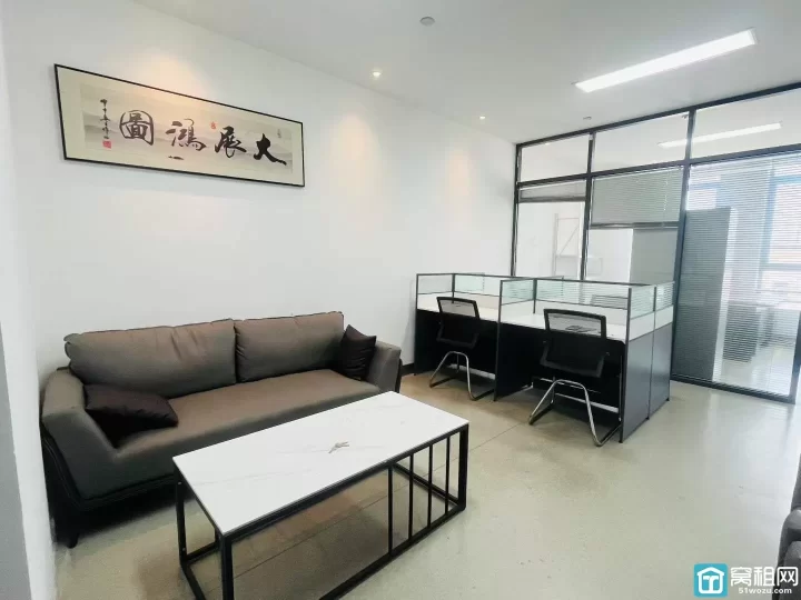 宁波高桥商会大厦 70㎡朝东办公室出租 精装带全套家具，户型通透