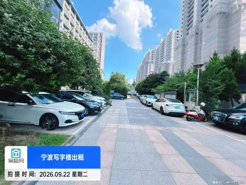宁波鄞州区彩虹南路11号嘉汇国贸停车收费