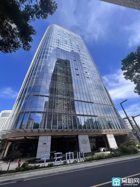 宁波新世界宁云中心333.41平米精装修招租租金：2.3元/天
