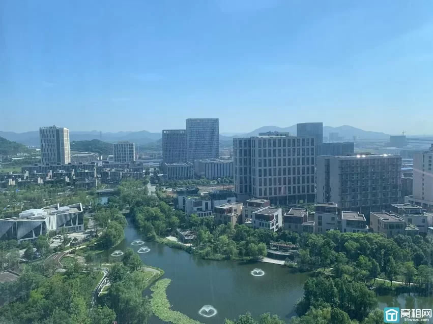 宁波欣捷大厦新出106平，2+1格局，带全套家具，适合5人办公