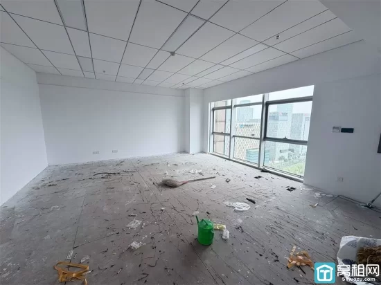 宁波环合中心68㎡写字楼｜装修进行中 全景落地窗，河景视野