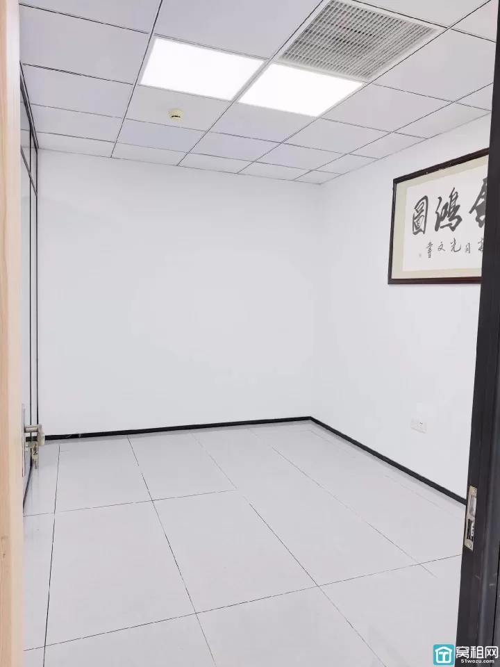 宁波丽园尚都A2座140平，朝南，新装，2个隔间办公室出租
