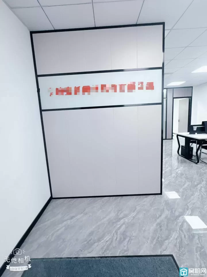 宁波江厦公园对面江厦银座全新升级95平方，1个隔间出租4万元1年