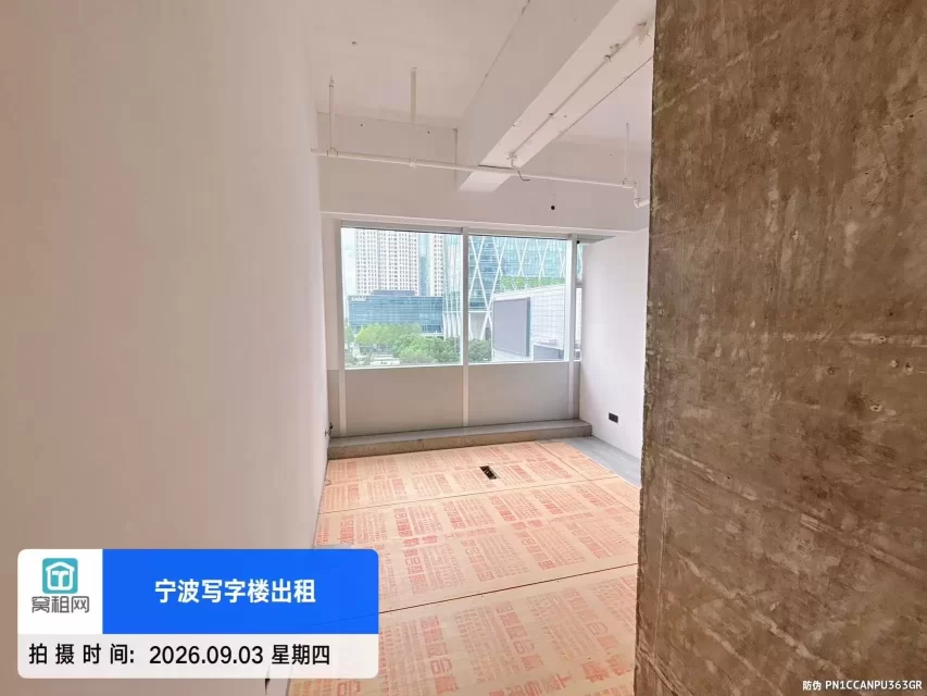 宁波宏泰地标377平米办公室招租朝东南方位