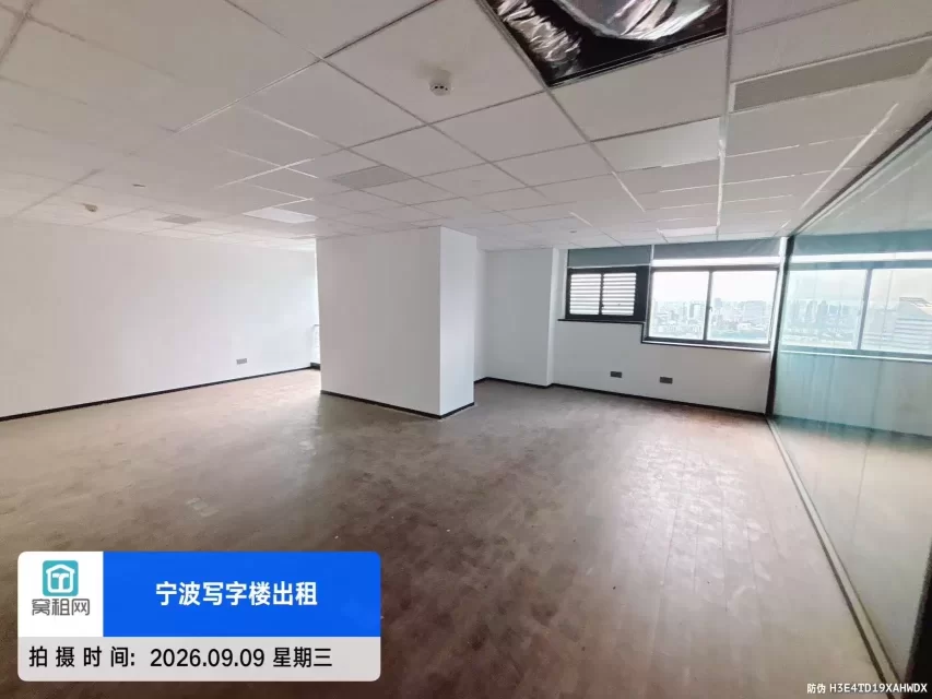宁波银亿外滩大厦145平米办公室出租单价1.4元含税