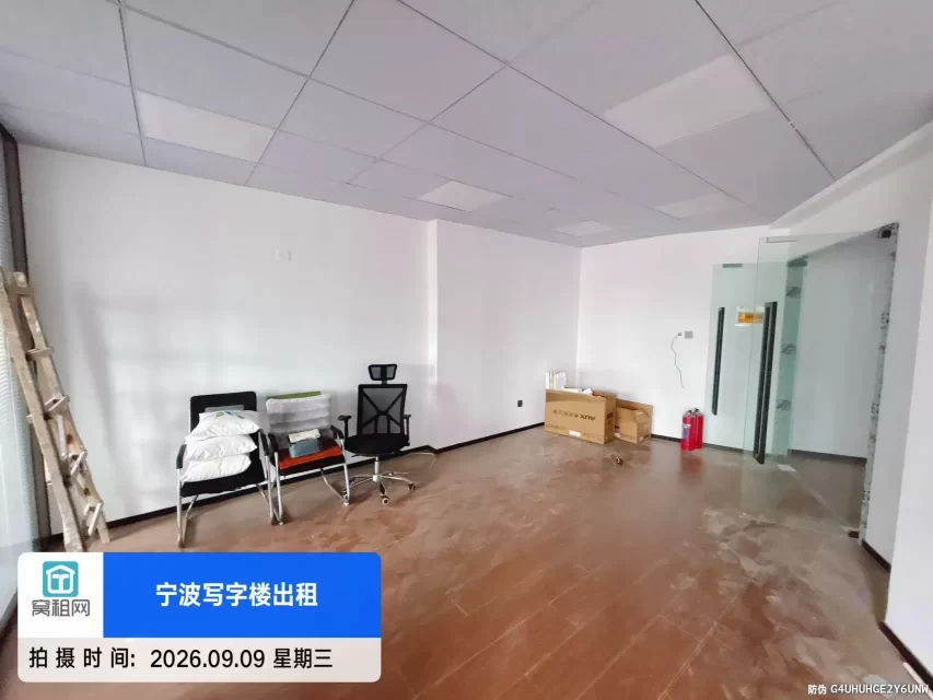 宁波江北外滩铭雅苑大厦72平米朝西办公室招租3000元/月