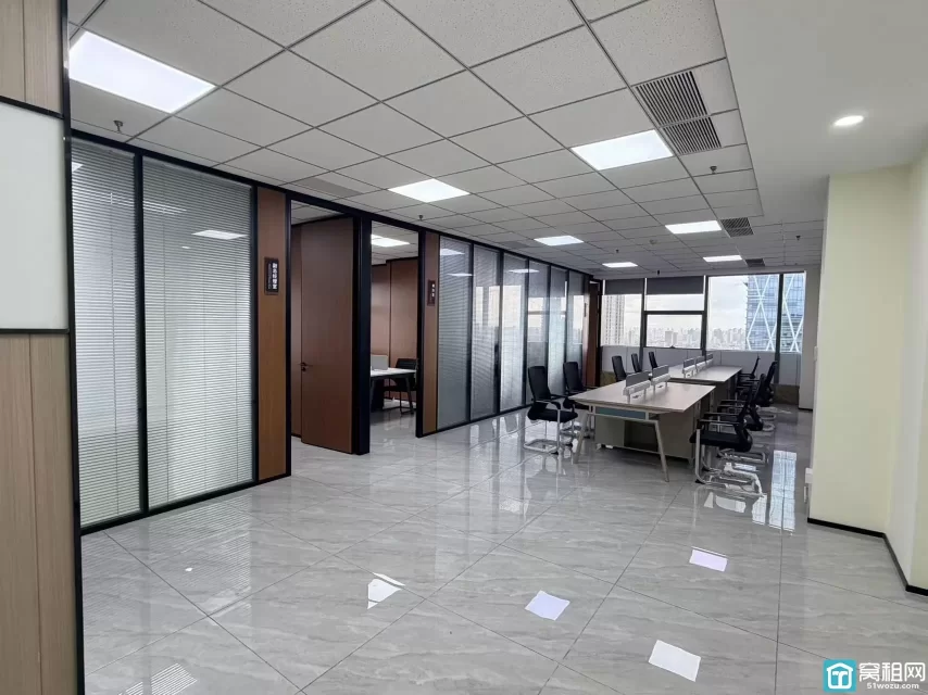 宁波嘉恒广场B座西南朝向面积215m²  单价：1.95元/m²/天