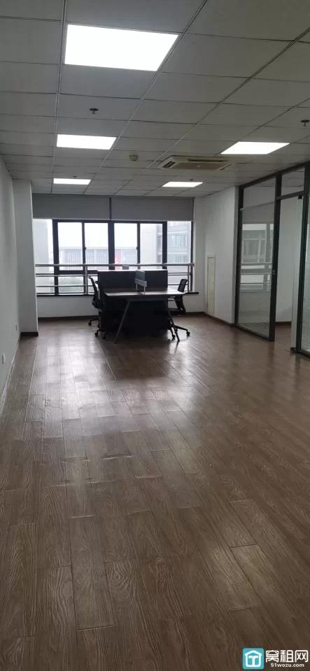 宁波火车东站正对面东方商务中心80平米写字楼出租3600元/月