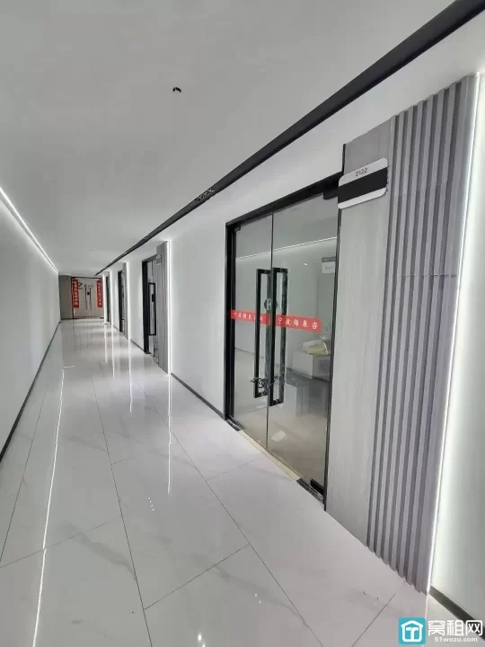 宁波鄞州区3号线和5号线鄞州区政府站新洲银座138平精装2隔间带家具 一口价4000元/月