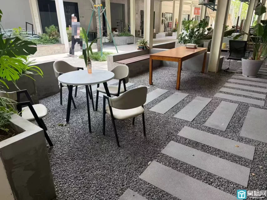 宁波爱租大厦1楼带花园130平 户型方正，得房率高