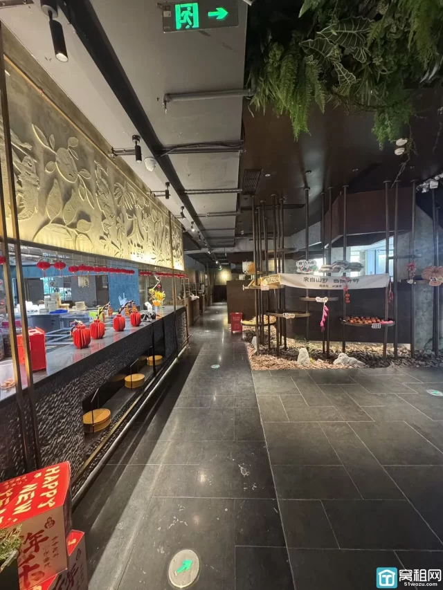 宁波天一宁波大酒店隔壁Zcorner转角处出租630㎡
