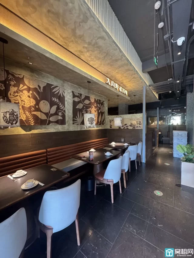 宁波天一宁波大酒店隔壁Zcorner转角处出租630㎡
