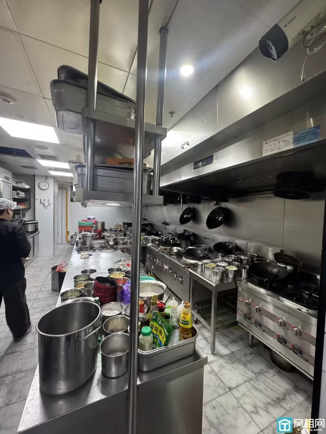宁波天一宁波大酒店隔壁Zcorner转角处出租630㎡