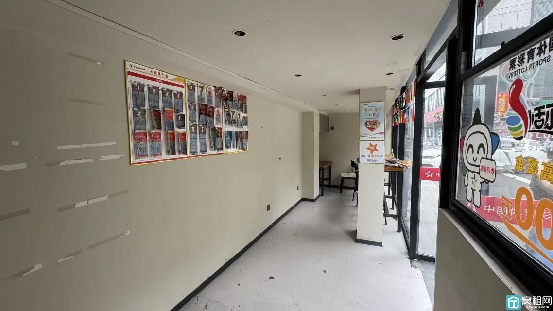 宁波大酒店楼下23㎡店铺出租租金7.5元/㎡/天适合彩票店
