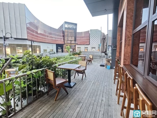 宁波中山东路中农信大厦对面转角场195平商铺招租