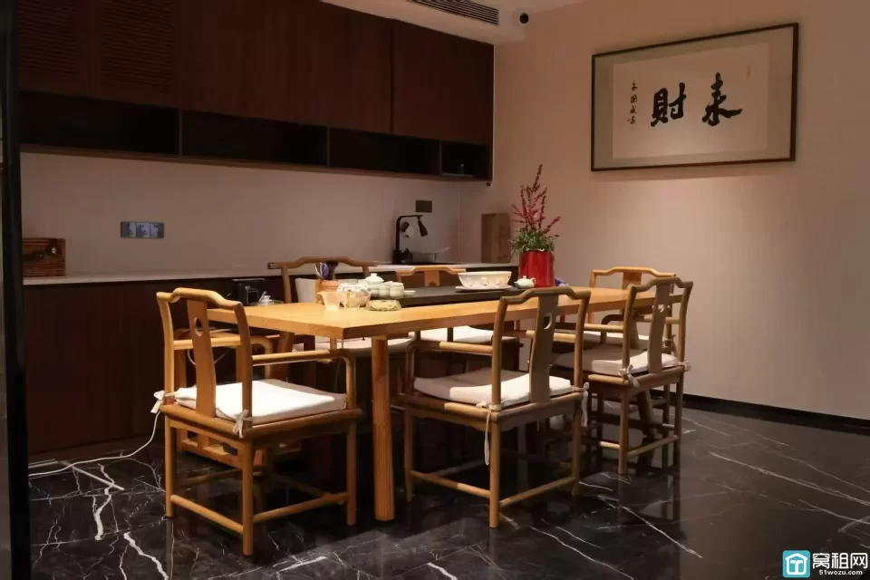 宁波会所出租高新区芯瑞创新中心面积807平，带露台、阳光房、厨房，豪华装修、会所与办公一体