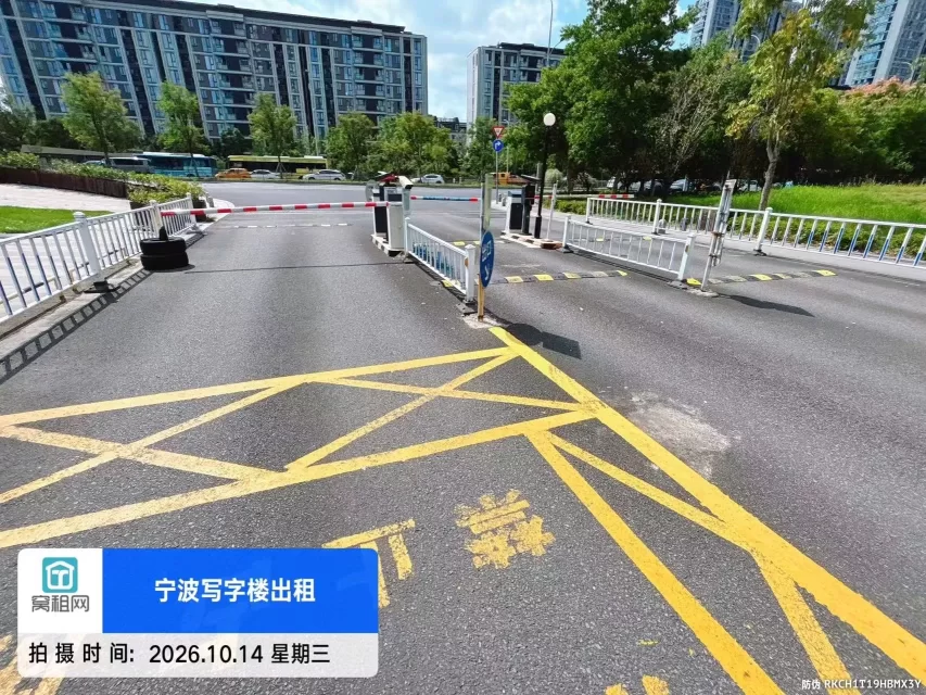宁波鄞州区下应培罗成广场英莱达大厦停车收费