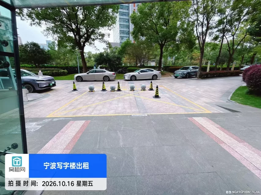 宁波高新区皇冠大厦对面科贸中心停车费多少一个月