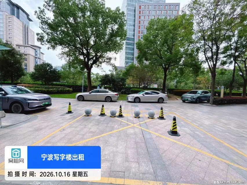 宁波高新区皇冠大厦对面科贸中心停车费多少一个月
