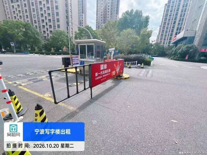 高新区联安明新大厦停车收费包月多少？