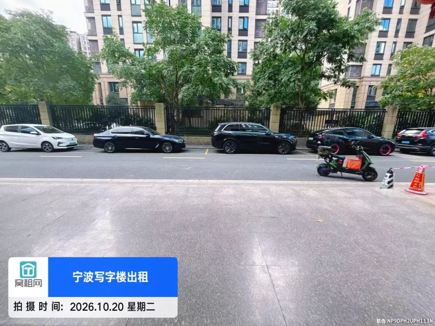 高新区联安明新大厦停车收费包月多少？