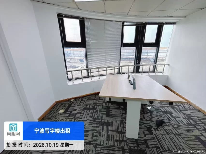 宁波地铁2号线出口日湖国贸大厦65平米办公室2500元/月出租