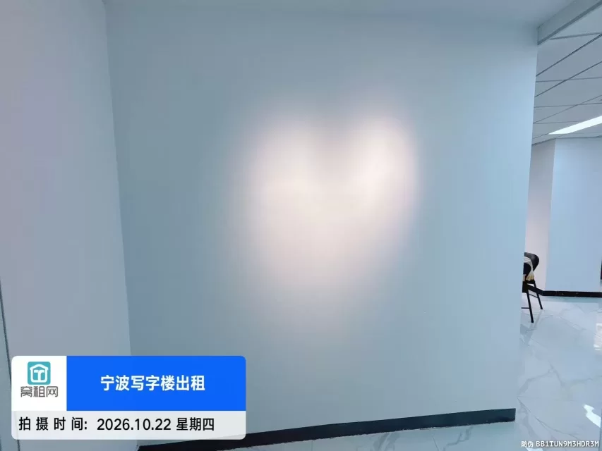 宁波海曙区解放南路天元大厦6楼170平米精装修办公室出租6000元/月