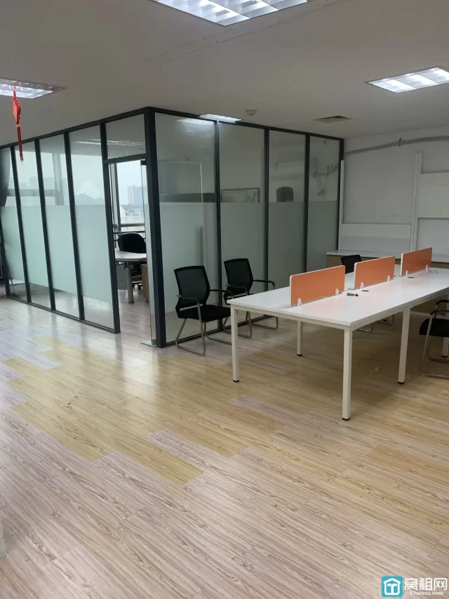 宁波汽车城隔壁明州商务大厦98平米办公室出租3200元/月