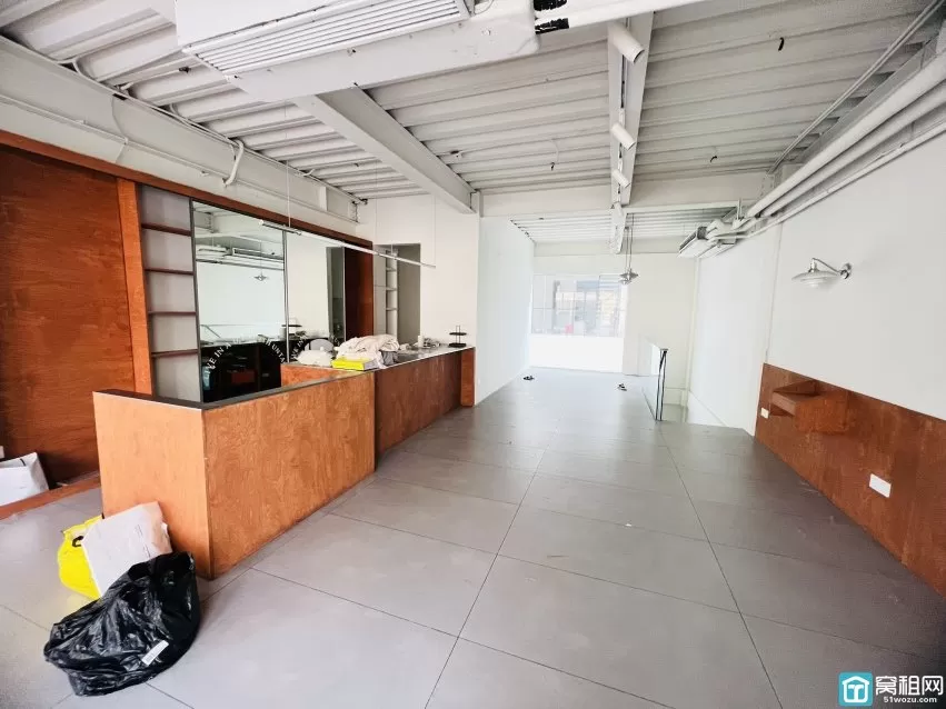 宁波鄞州区东进社双创产业园 面积111.3m² 办公室租金 8200 元/月 物业 5 元/月