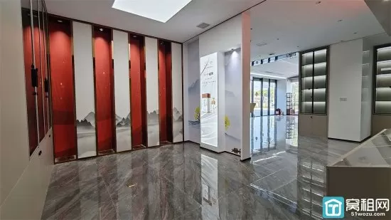 镇海开元广场正对面447平商铺出租展厅装修，带水源卫生间